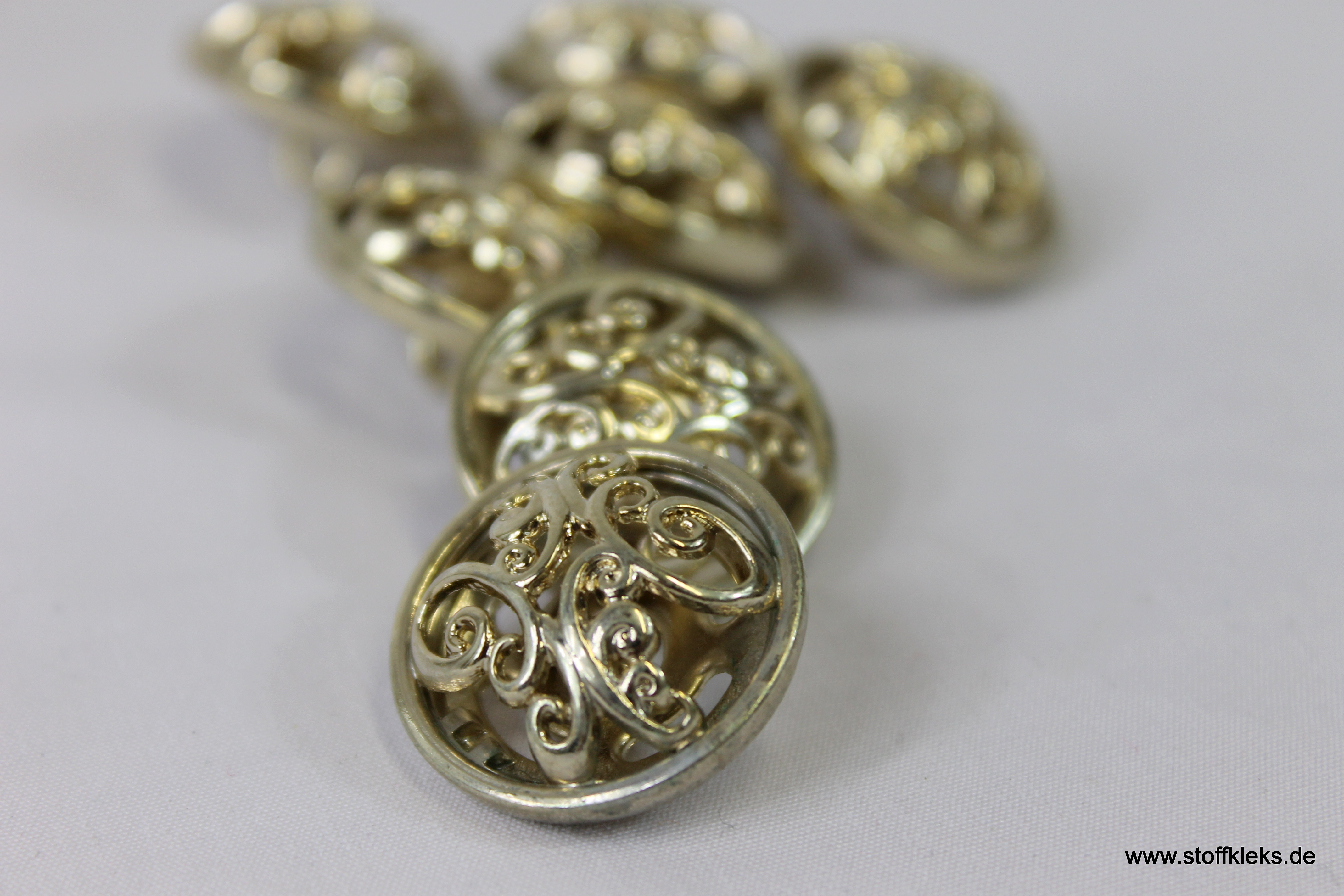 1 goldener Metallknopf mit Öse | ca 2,3cm