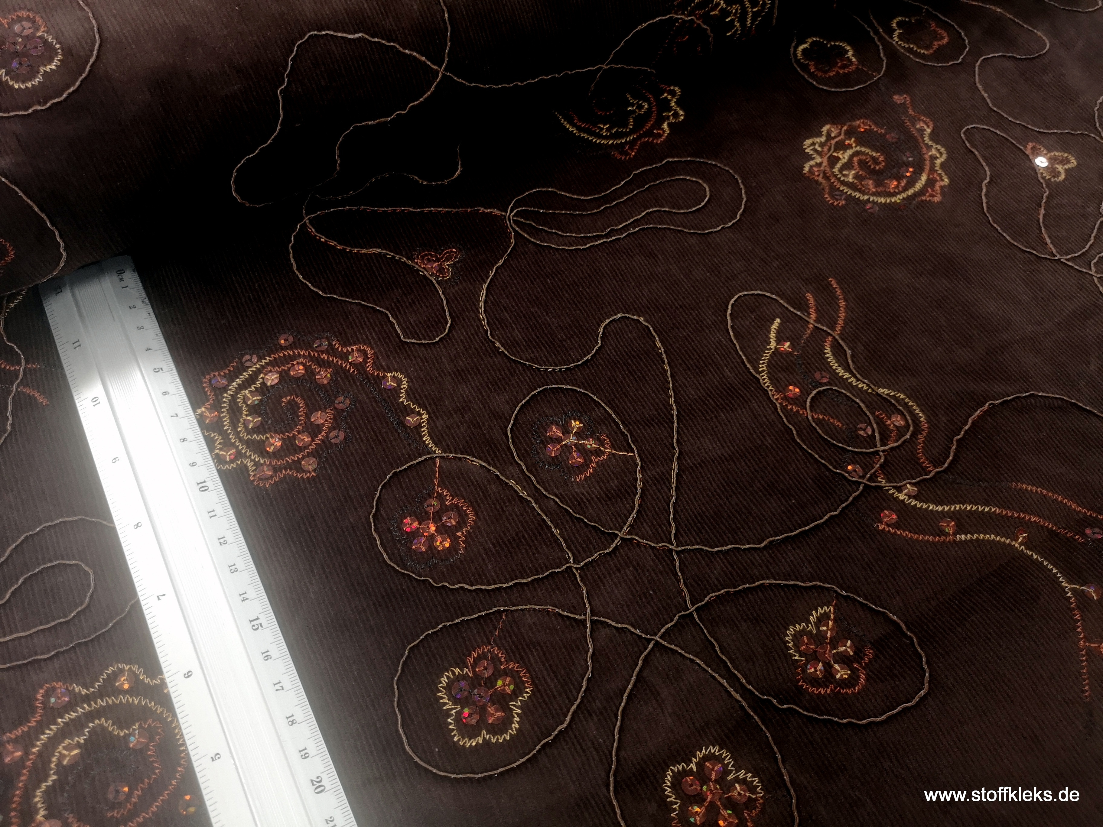 Babycord | bestickt | Blumen | Pailetten | zartbitter