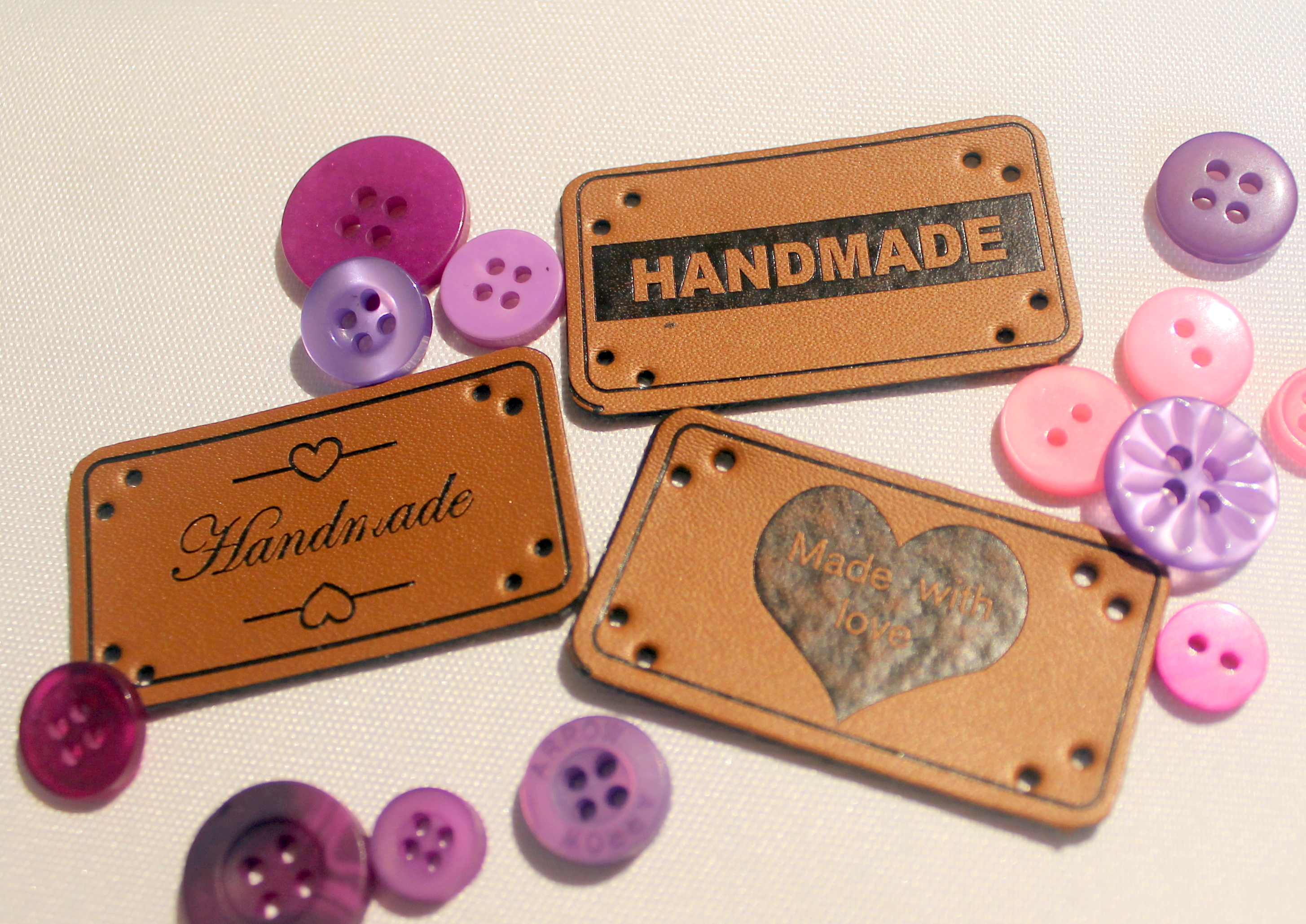 Applikation | 3 Labels | Lederimitat